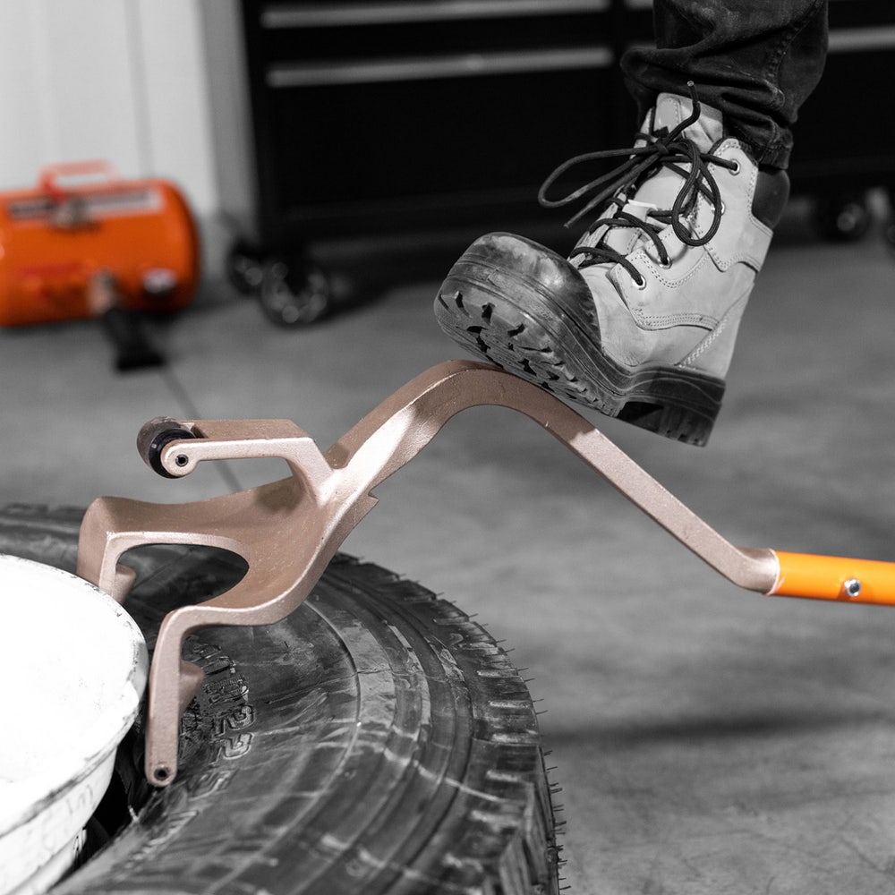 Truck Tire Demounting Tool - Maventech