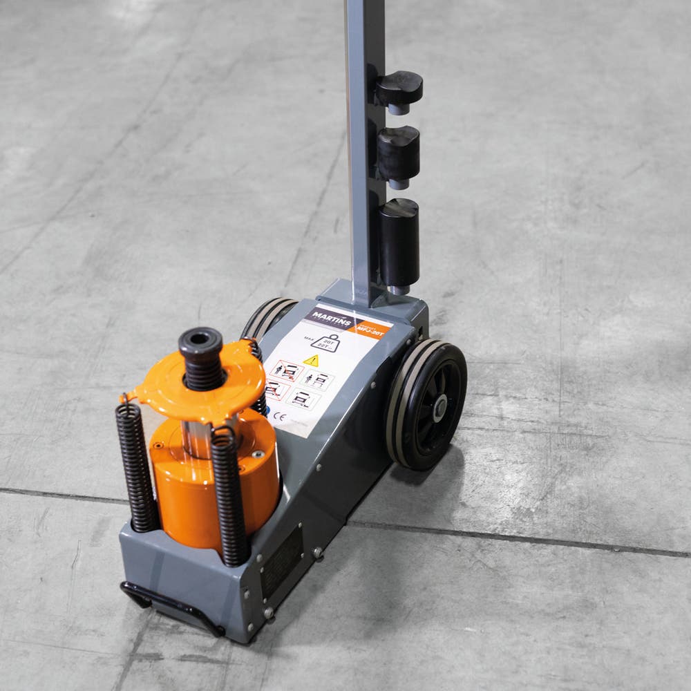 22 - Ton Professional Air/Hydraulic Floor Jack - Maventech