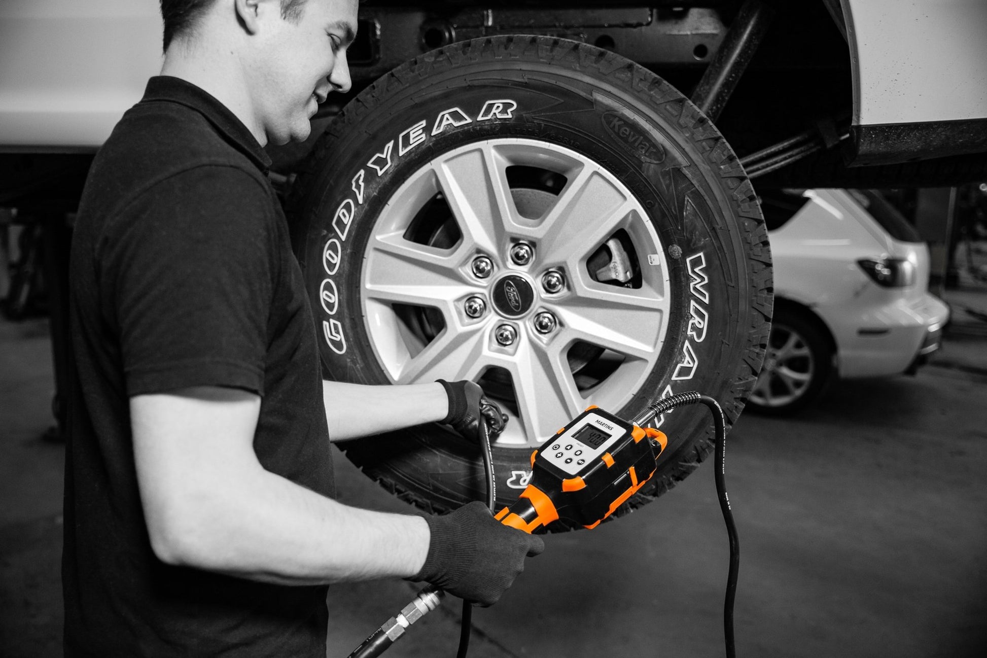 Automatic Tire Inflator - Flatematic Handheld - Maventech